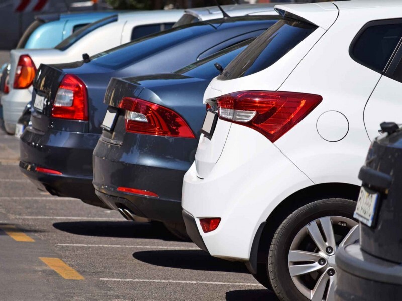 Автостоянка - Услуги и развлечения